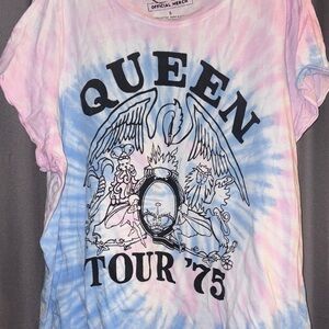 Que Tie-Dye Queen Graphic Tee